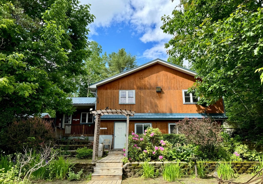 More Photos Of 382 Water St, Guilford Hotel For Sale