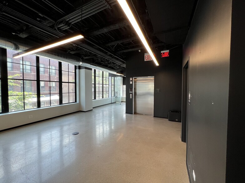 More Photos Of 226 N Morgan St, Chicago Loft Creative Space For Lease