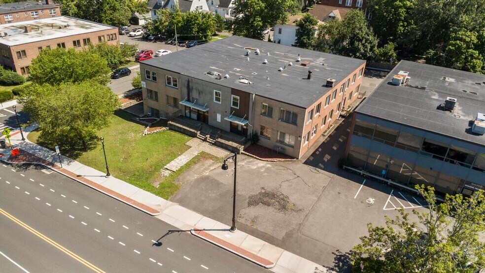 More Photos Of 621 Farmington Ave, Hartford Apartments For Sale