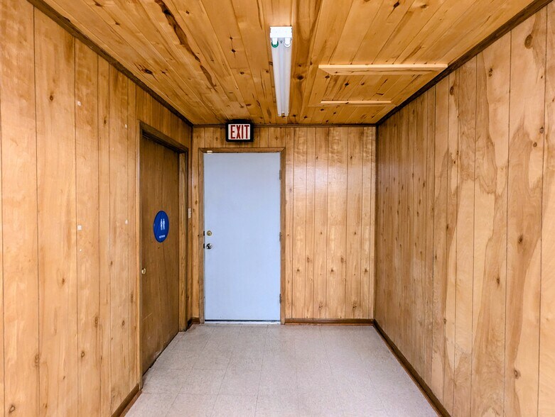 More Photos Of 5733 Highway 69 S, Kountze Freestanding For Sale