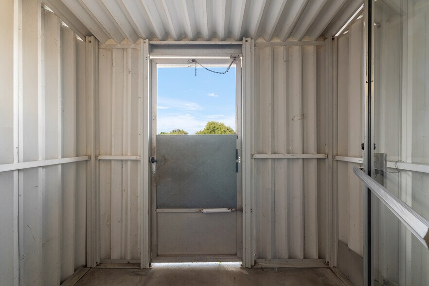 More Photos Of 14392 W Expressway 83, Harlingen Manufacturing For Lease