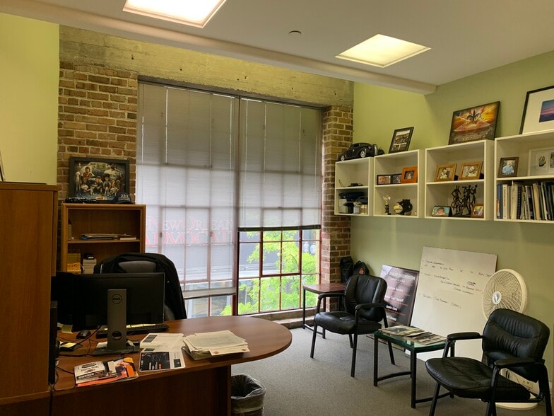 More Photos Of 829-839 St Charles Ave, New Orleans Office For Lease