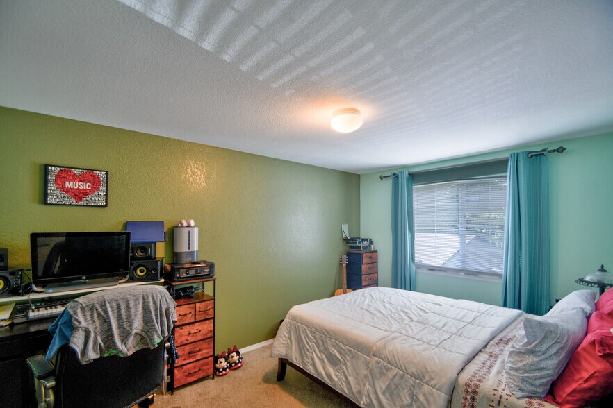 More Photos Of 1103 Creekwood Ct SE, Olympia Multifamily For Sale