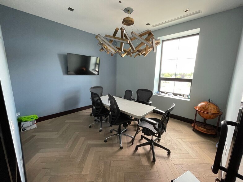 More Photos Of 251-73 Jericho Tpke, Bellerose Office For Sale