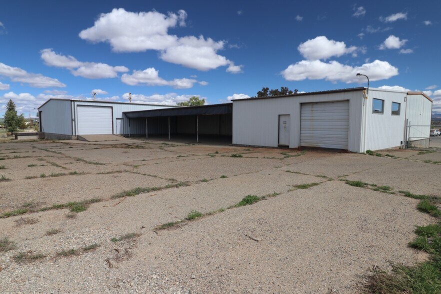 More Photos Of 2009 Industrial Road, Cortez Warehouse For Lease