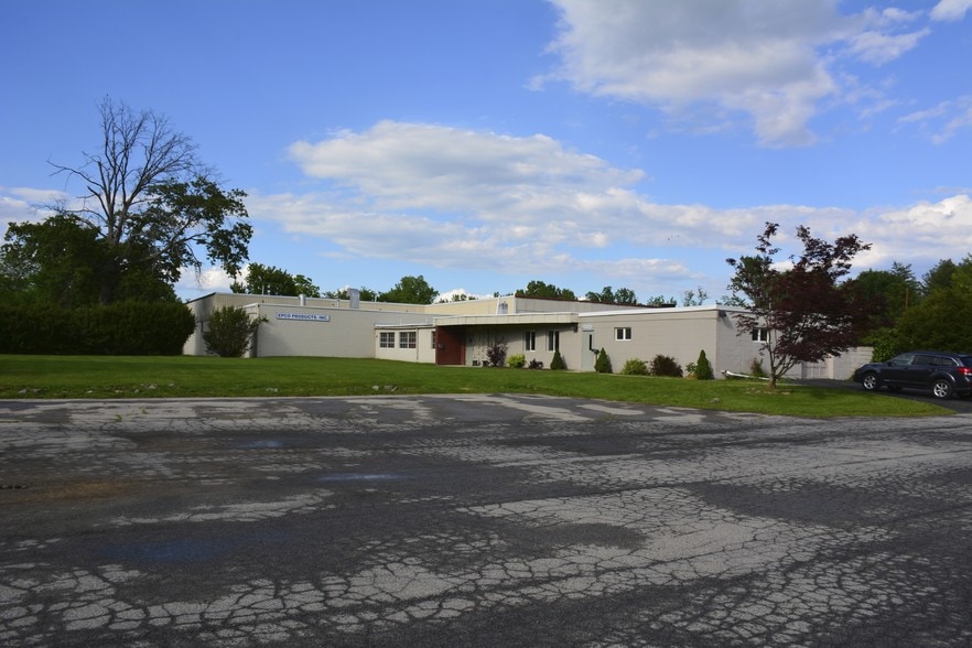 More Photos Of 63 Railroad Ave, Wallkill Warehouse For Lease