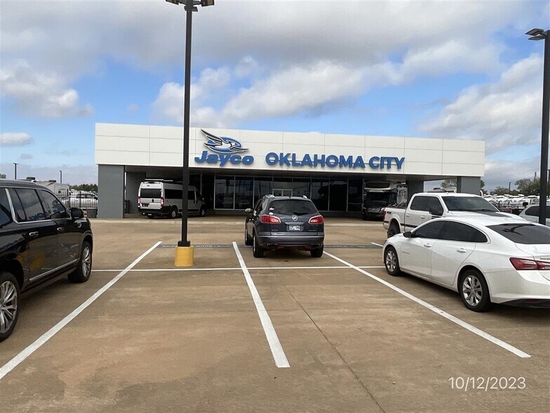 More Photos Of 13241 Broadway Ext, Oklahoma City Auto Dealership For Lease