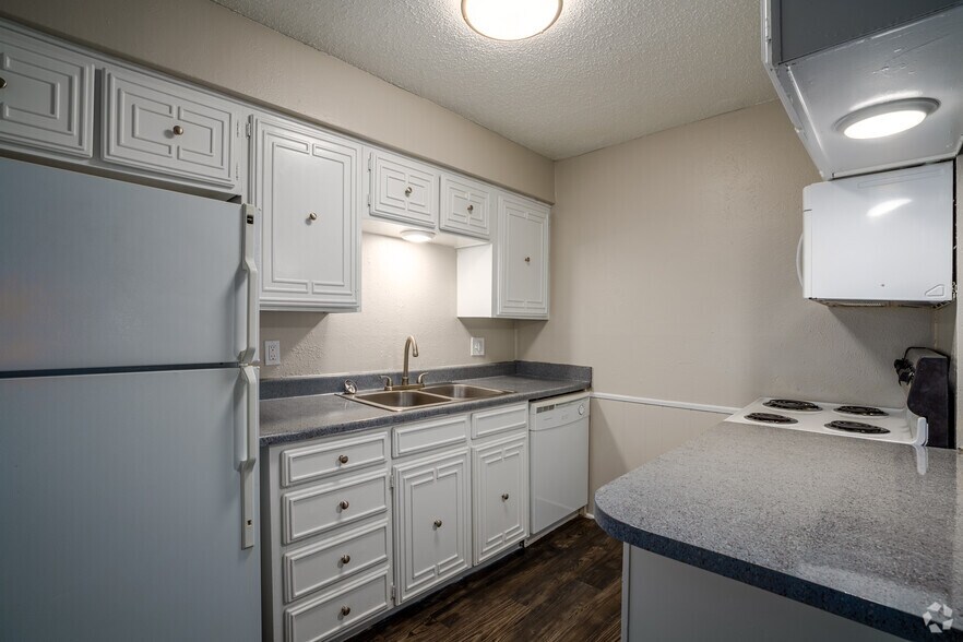 More Photos Of 7301 Sanger Ave, Waco Apartments For Sale