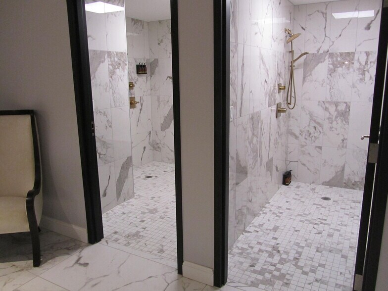 More Photos Of 1 N Main St, Fond Du Lac Hotel For Lease