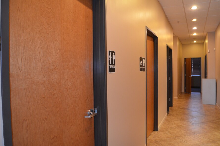 More Photos Of 1355 N Greenfield Rd, Mesa Office For Lease