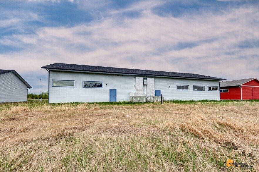 More Photos Of 1075 S Inner Springer Loop, Palmer Industrial For Sale