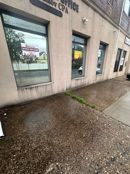 More Photos Of 11 Prospect Ave, Hewlett Warehouse For Lease