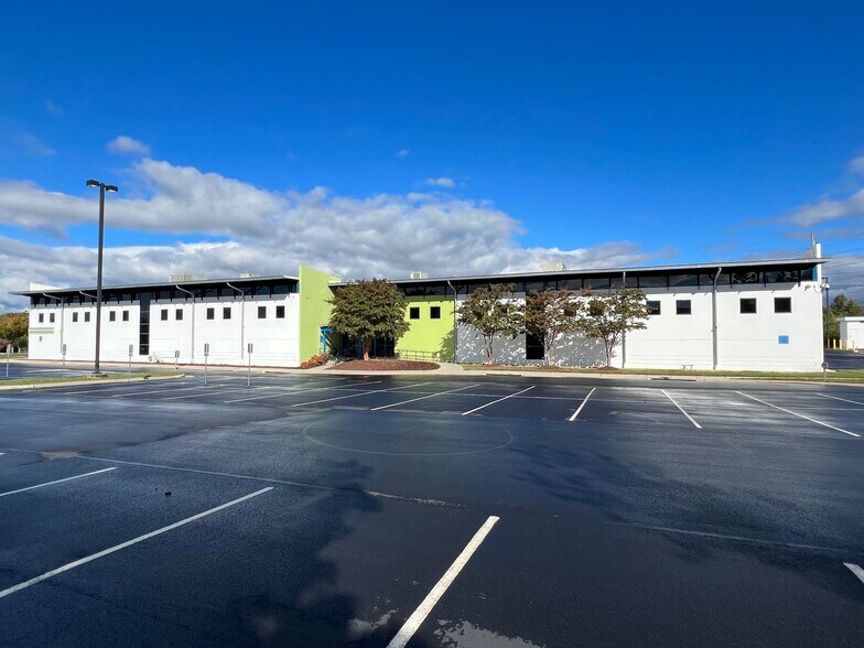 More Photos Of 119 Cane Creek Blvd, Danville Warehouse For Lease