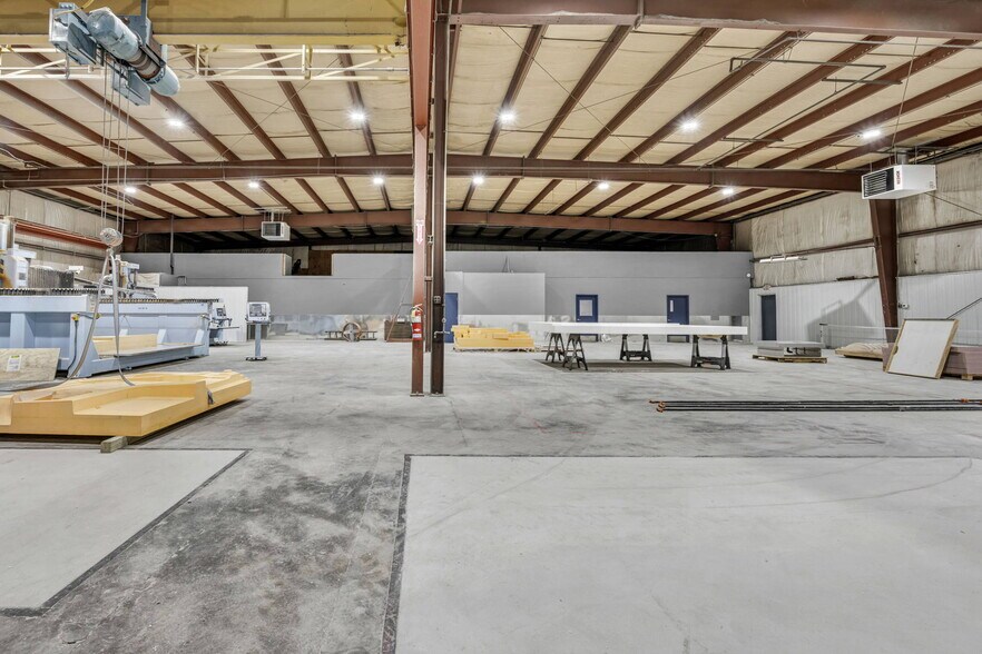 More Photos Of 3027 Nationwide Pky, Brunswick Warehouse For Lease