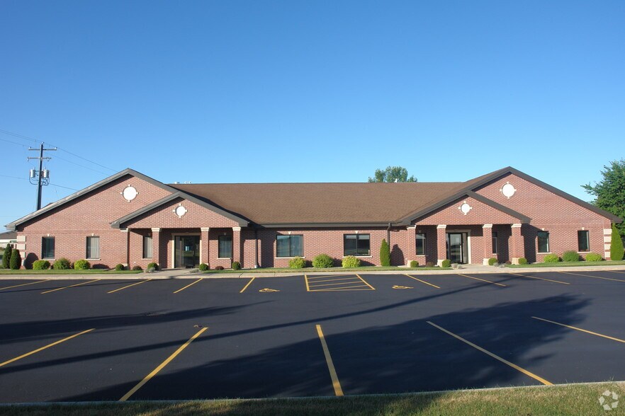 Primary Photo Of 2270 Holmgren Way, Green Bay Office For Lease