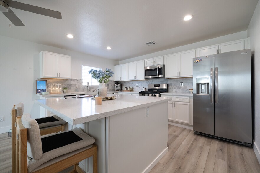 More Photos Of 2301 N 27th St, Phoenix Multifamily For Sale