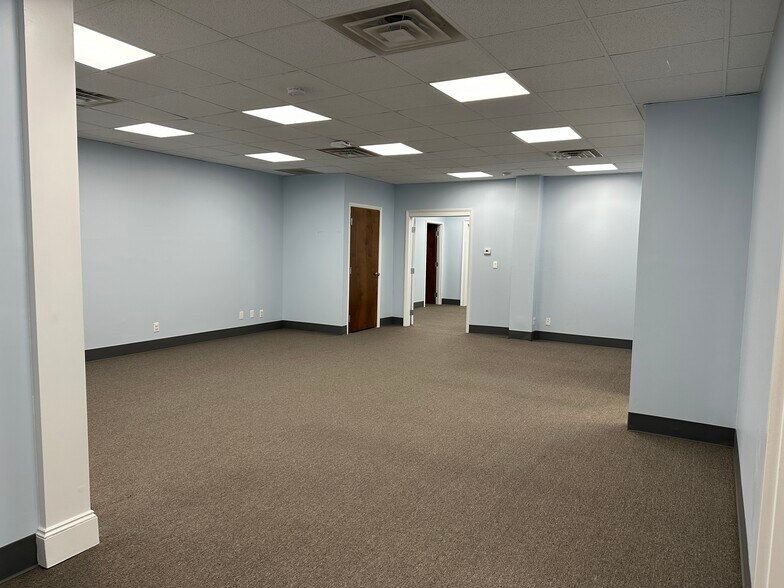 More Photos Of 9130 Otis Ave, Indianapolis Flex For Lease