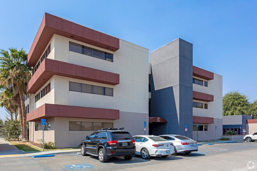 More Photos Of 3550 Q St, Bakersfield Medical For Lease
