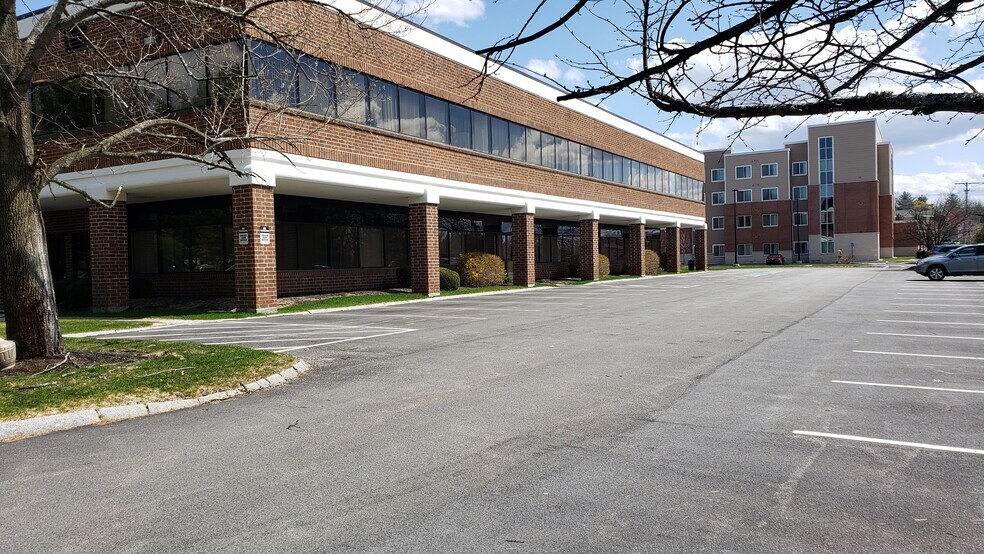 More Photos Of 15 Trafalgar Sq, Nashua Office For Lease