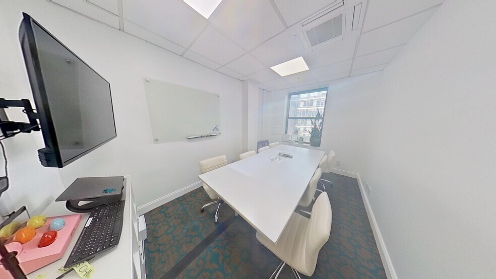 More Photos Of 120 W 31st St, New York Office For Lease