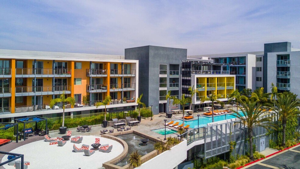 More Photos Of 13488 Maxella Ave, Marina Del Rey Apartments For Lease