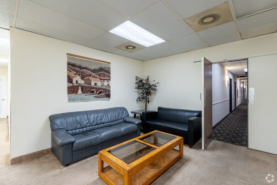 More Photos Of 6904-6920 Miramar Rd, San Diego Unknown For Lease