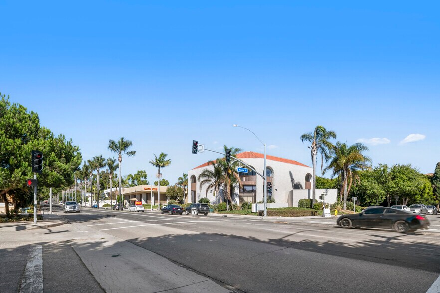 More Photos Of 300 S Mills Rd, Ventura Bank For Lease