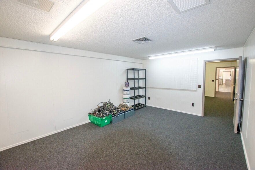 More Photos Of 519 W Western Ave, Avondale General Retail For Sale