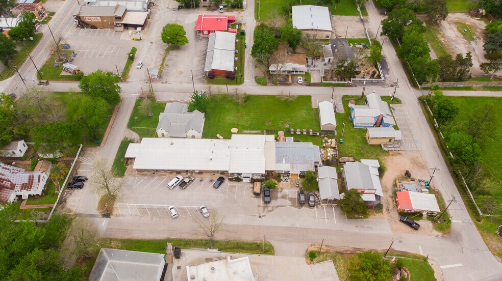 More Photos Of 308 John A Butler, Montgomery Freestanding For Sale