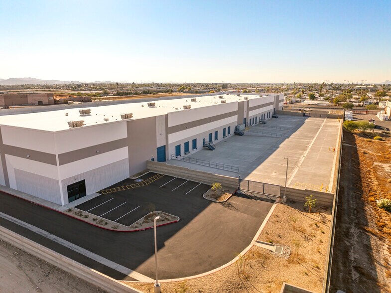More Photos Of 725 N Eliseo C. Felix Jr Way, Avondale Warehouse For Lease