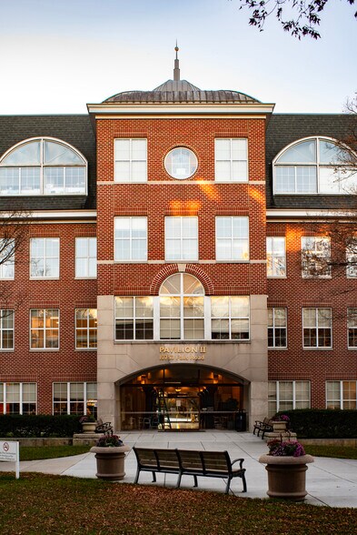 More Photos Of 10753 Falls Rd, Lutherville Office For Sale