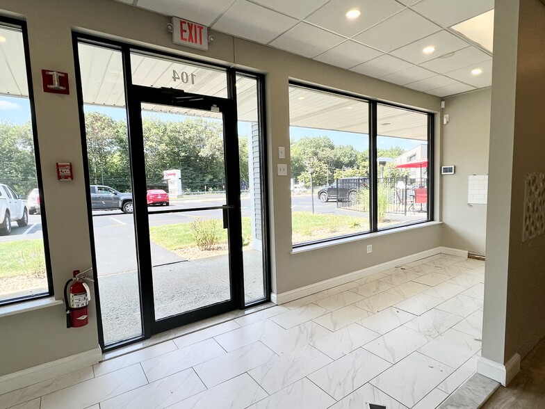 More Photos Of 254 N Broadway, Salem Storefront Retail Office For Sale