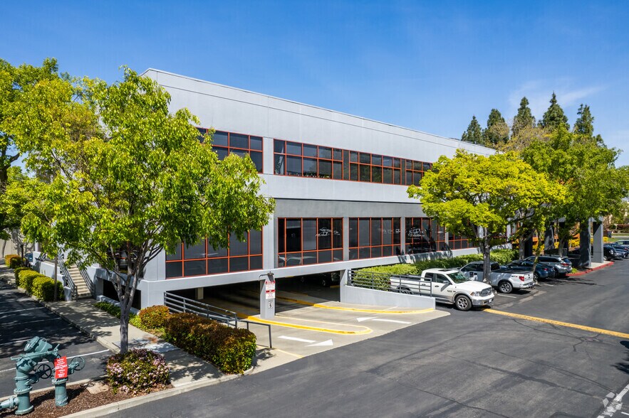 More Photos Of 5674 Stoneridge Dr, Pleasanton Medical For Lease