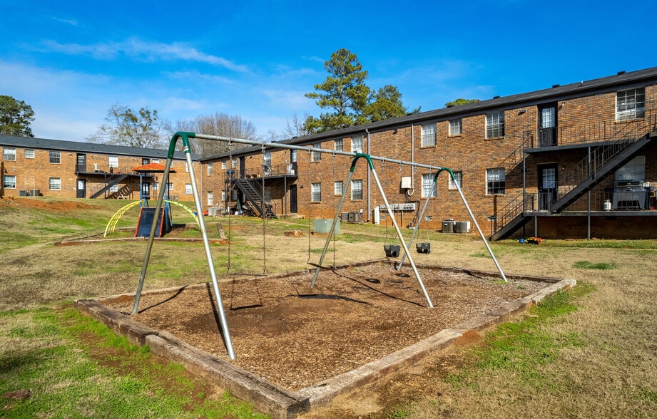 More Photos Of 235 Sycamore Dr, Athens Apartments For Sale