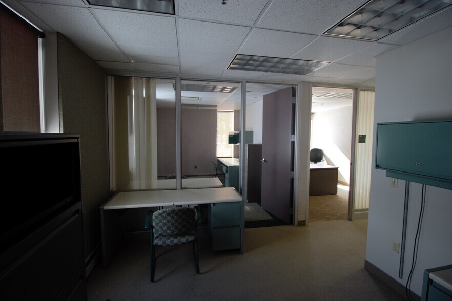 More Photos Of 77 Ridgeland Rd, Rochester Research And Development For Sale