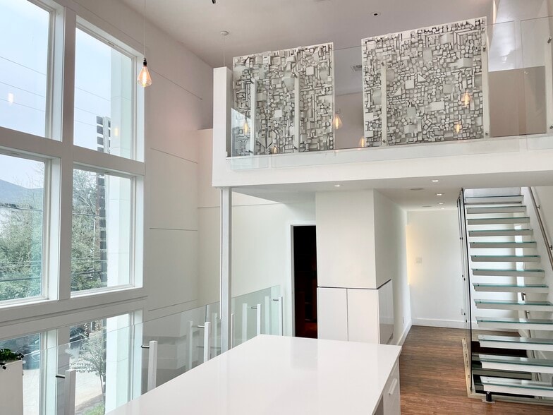 More Photos Of 3335 W Lamar St, Houston Office Residential For Lease