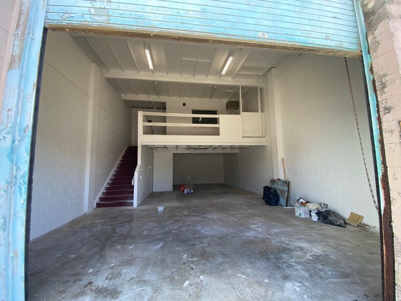 More Photos Of 804 Kopke St, Honolulu Industrial For Lease