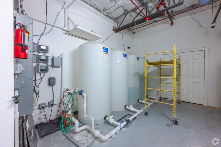 More Photos Of 4145 Wagon Trail Ave, Las Vegas Warehouse For Sale