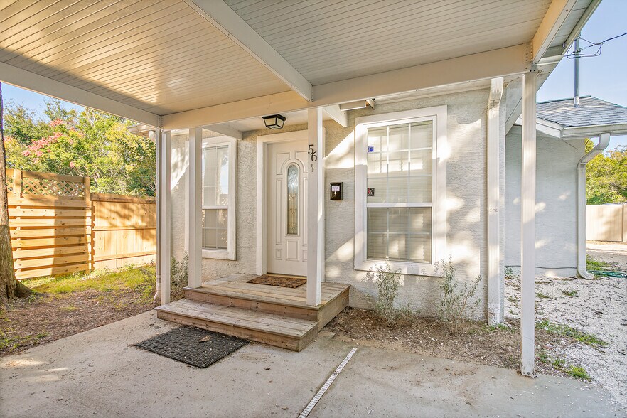 More Photos Of 56 Grove Ave, Saint Augustine Restaurant For Sale