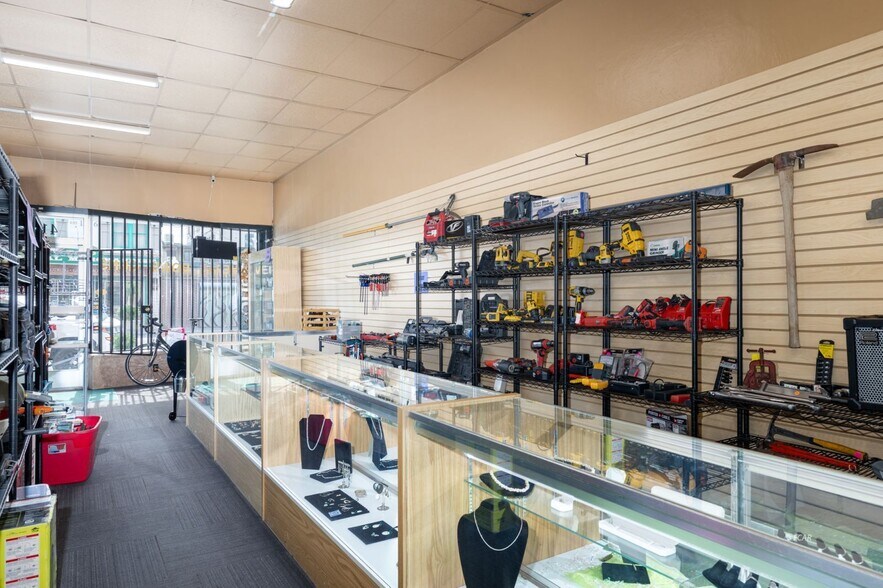 More Photos Of 415 Idaho St, Elko Storefront For Sale