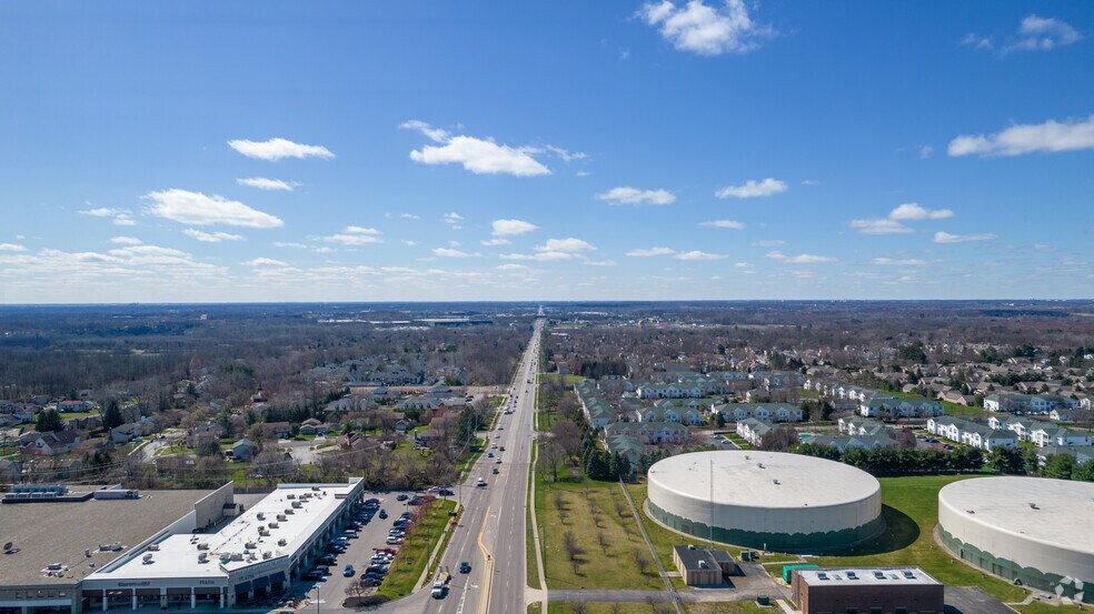 More Photos Of 4865-4955 N Hamilton Rd, Columbus Unknown For Lease