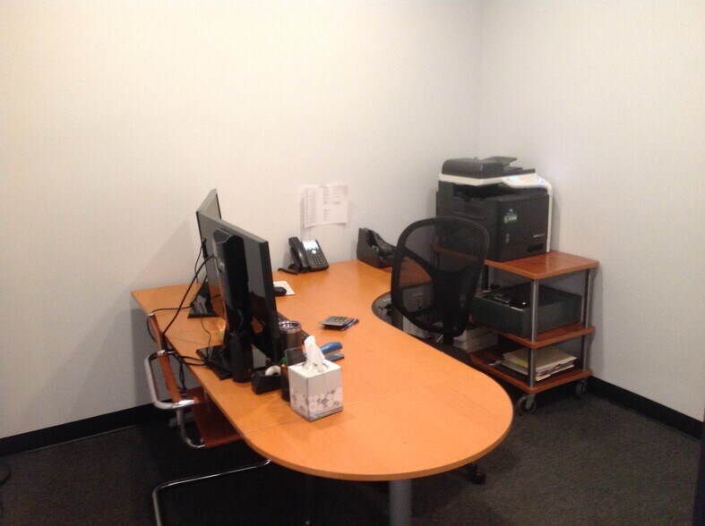 More Photos Of 4120 E Madison St, Phoenix Warehouse For Lease