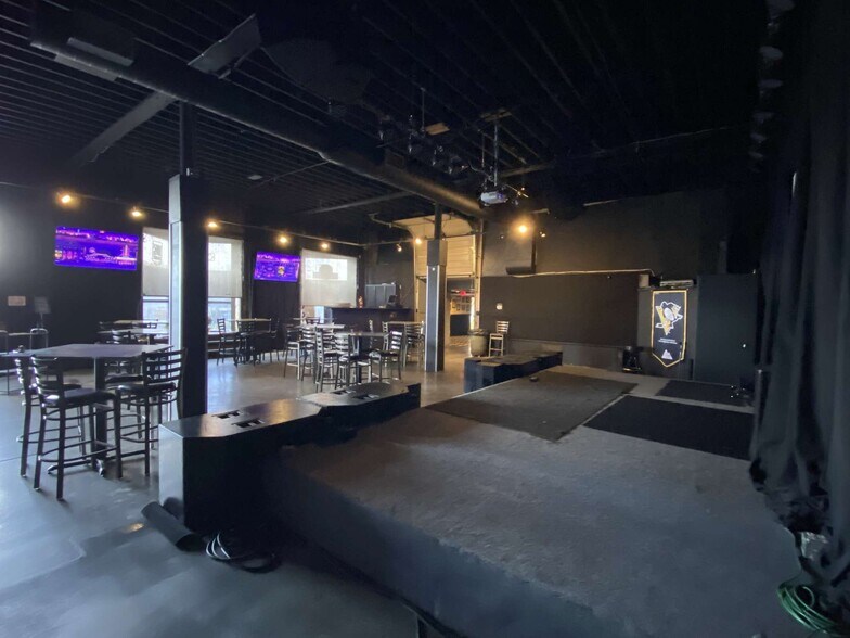 More Photos Of 1020 Washington Pike, Bridgeville Bar For Lease