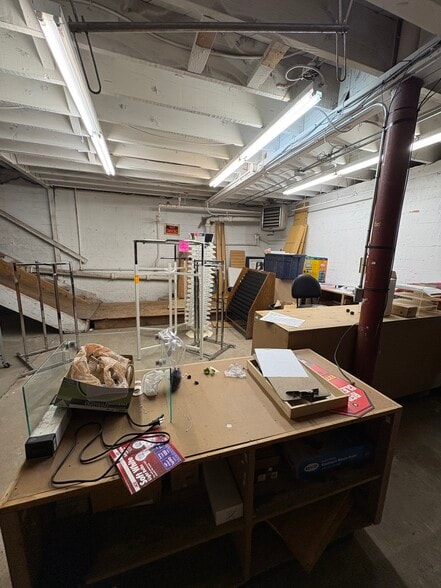 More Photos Of 363 Aultman St, Ely General Retail For Sale