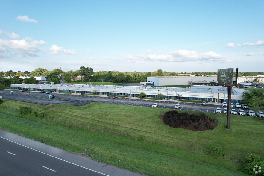 Primary Photo Of 1901-1939 Belt Way Dr, Overland Showroom For Lease