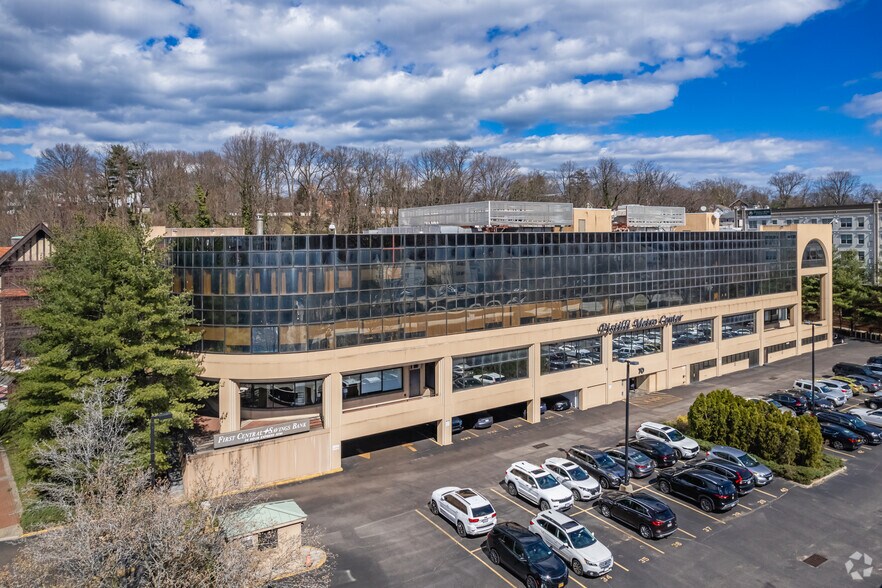 More Photos Of 70 Glen St, Glen Cove Medical For Lease