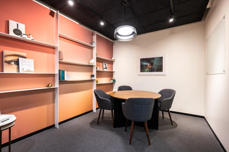 More Photos Of 4250 N Drinkwater Blvd, Scottsdale Coworking Space