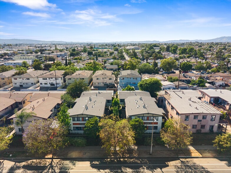 Primary Photo Of 7253-7257 Vineland Ave, Sun Valley Apartments For Sale