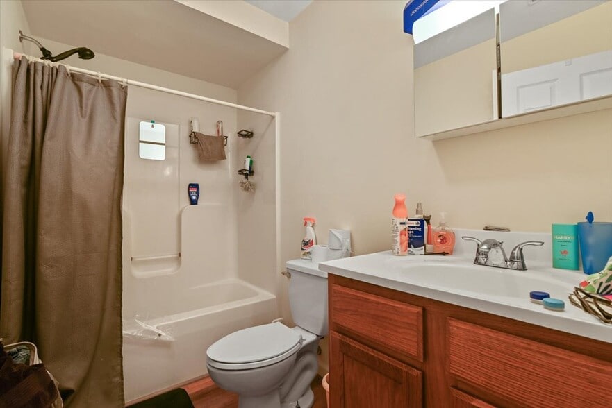 More Photos Of 141 Bellemonte Ave, Hawley Apartments For Sale