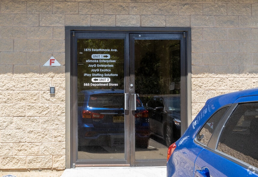 More Photos Of 1875 Swarthmore Ave, Lakewood Warehouse For Lease